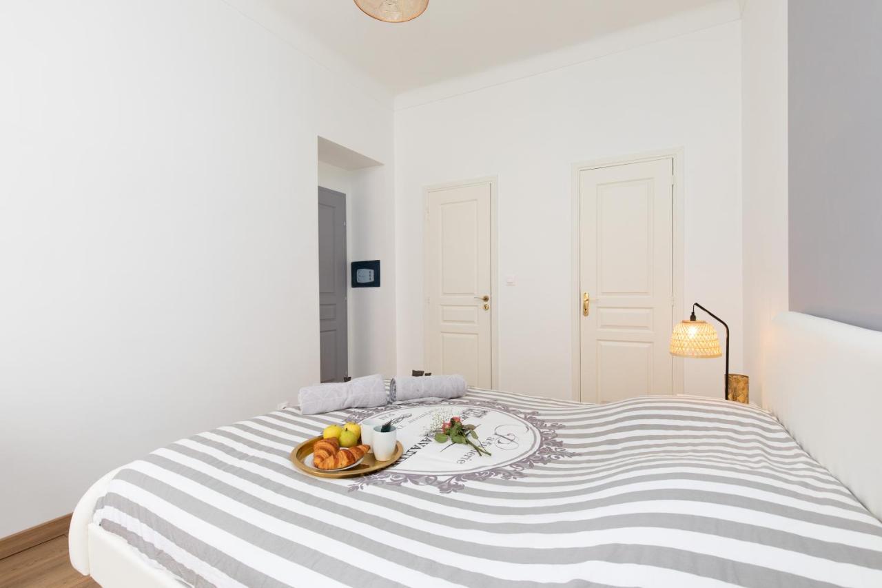2 Rooms Apartment, Near The Sea And Local Market カンヌ エクステリア 写真
